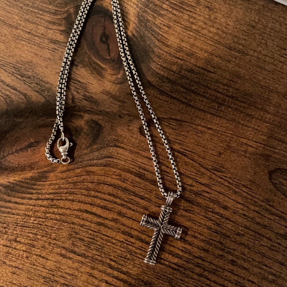 David yurman men’s cross and chain